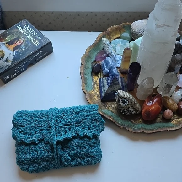 Teal Tarot Card Or Oracle Card Holder - Handmade Cotton Crochet - Picture 4 of 5
